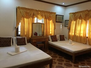 Family Single Room, 2 Double Beds | Free WiFi