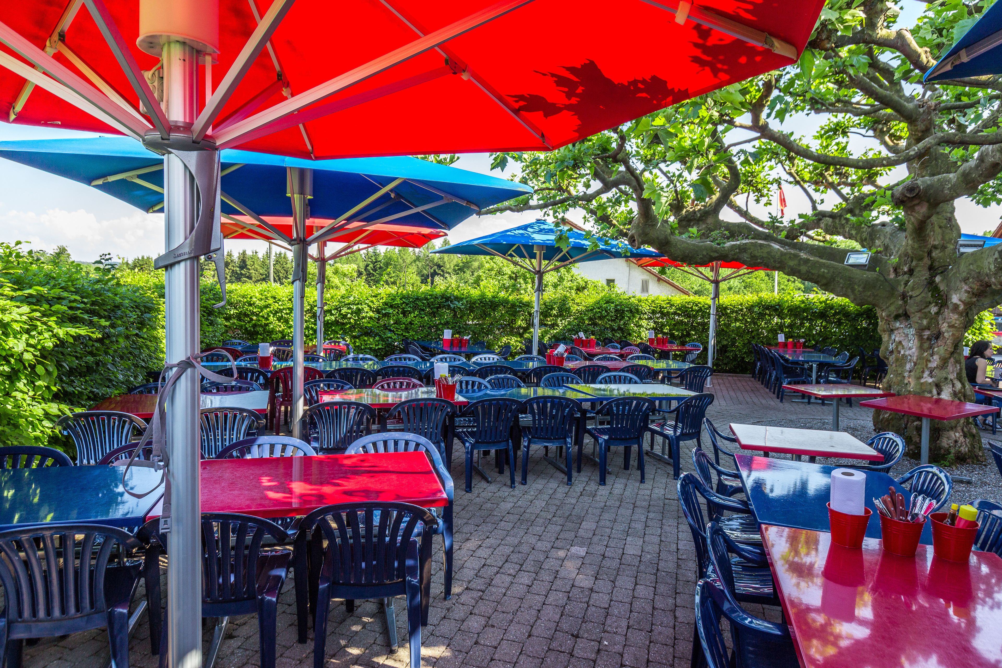 ランチ、ディナーに営業 (アメリカ料理)