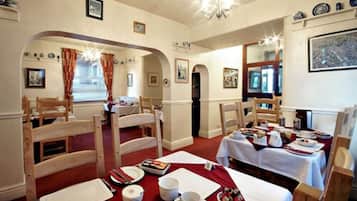 Free daily English breakfast