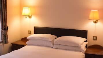 Double Room | In-room safe, desk, iron/ironing board, free WiFi