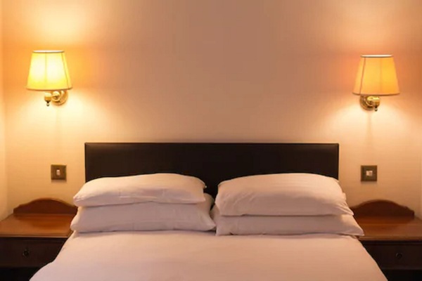 Superior Double Room | In-room safe, desk, iron/ironing board (on request), WiFi (free)