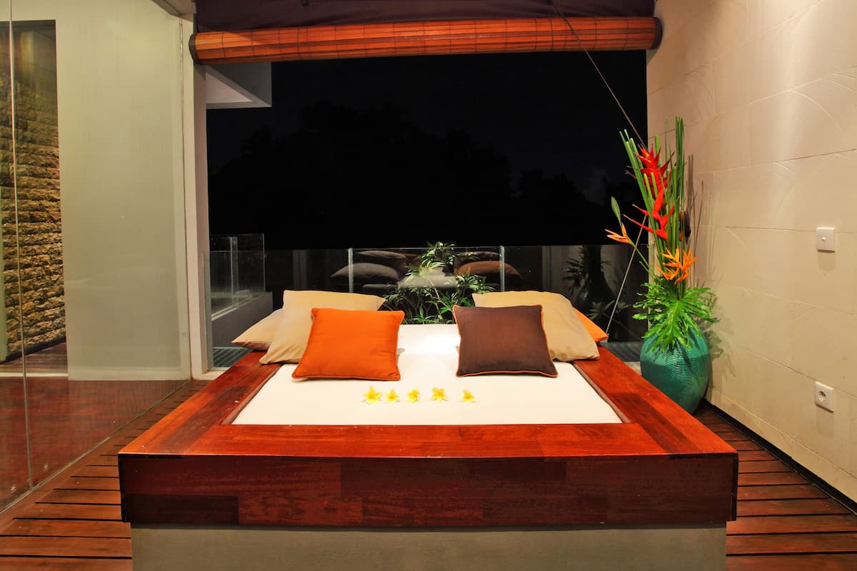 1 bedroom, in-room safe, desk, free WiFi