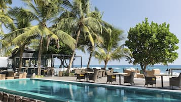 Outdoor pool, pool loungers