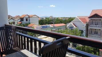 Minibar, in-room safe, desk, free WiFi