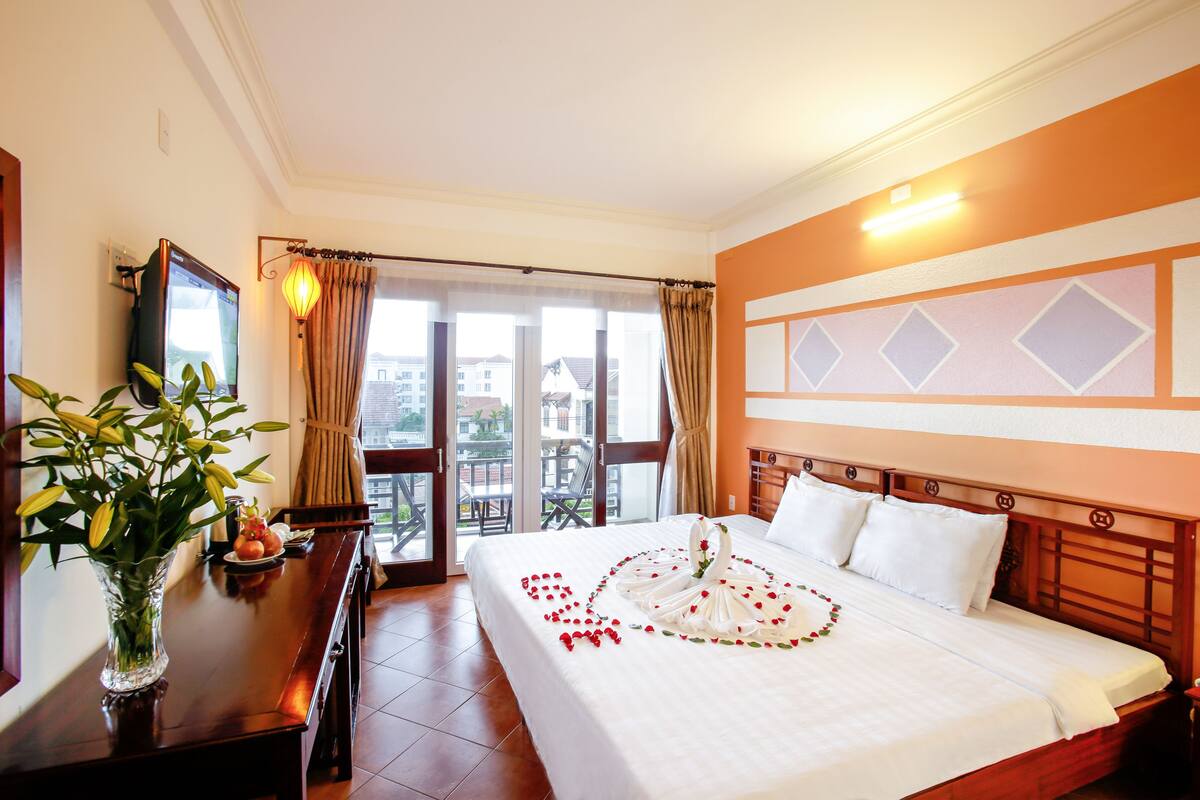 Superior Double or Twin Room, Balcony | Minibar, in-room safe, desk, WiFi (free)
