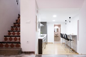 Full-size fridge, microwave, oven, dishwasher - Casa Grimalt (Jalon)