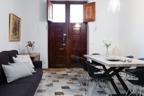 26-inch TV with cable channels - Casa Grimalt (Jalon)