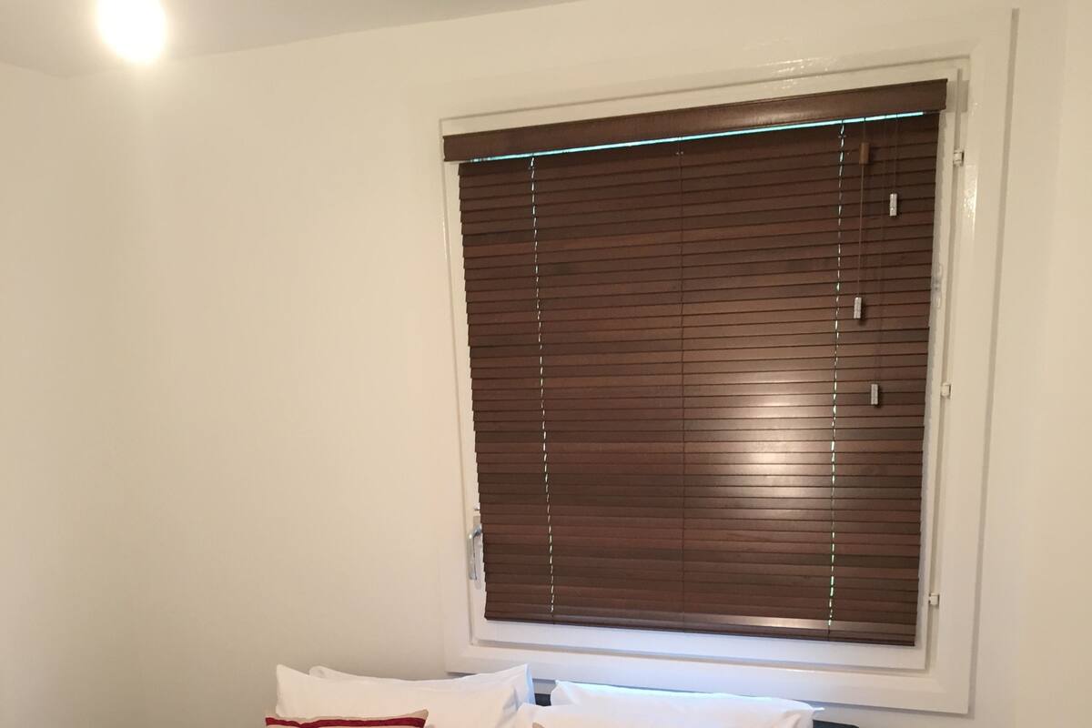 1 bedroom, iron/ironing board, cots/infant beds, free WiFi