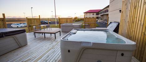 Private spa tub