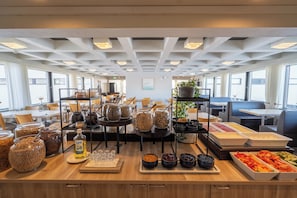 Petit déjeuner continental compris tous les jours
