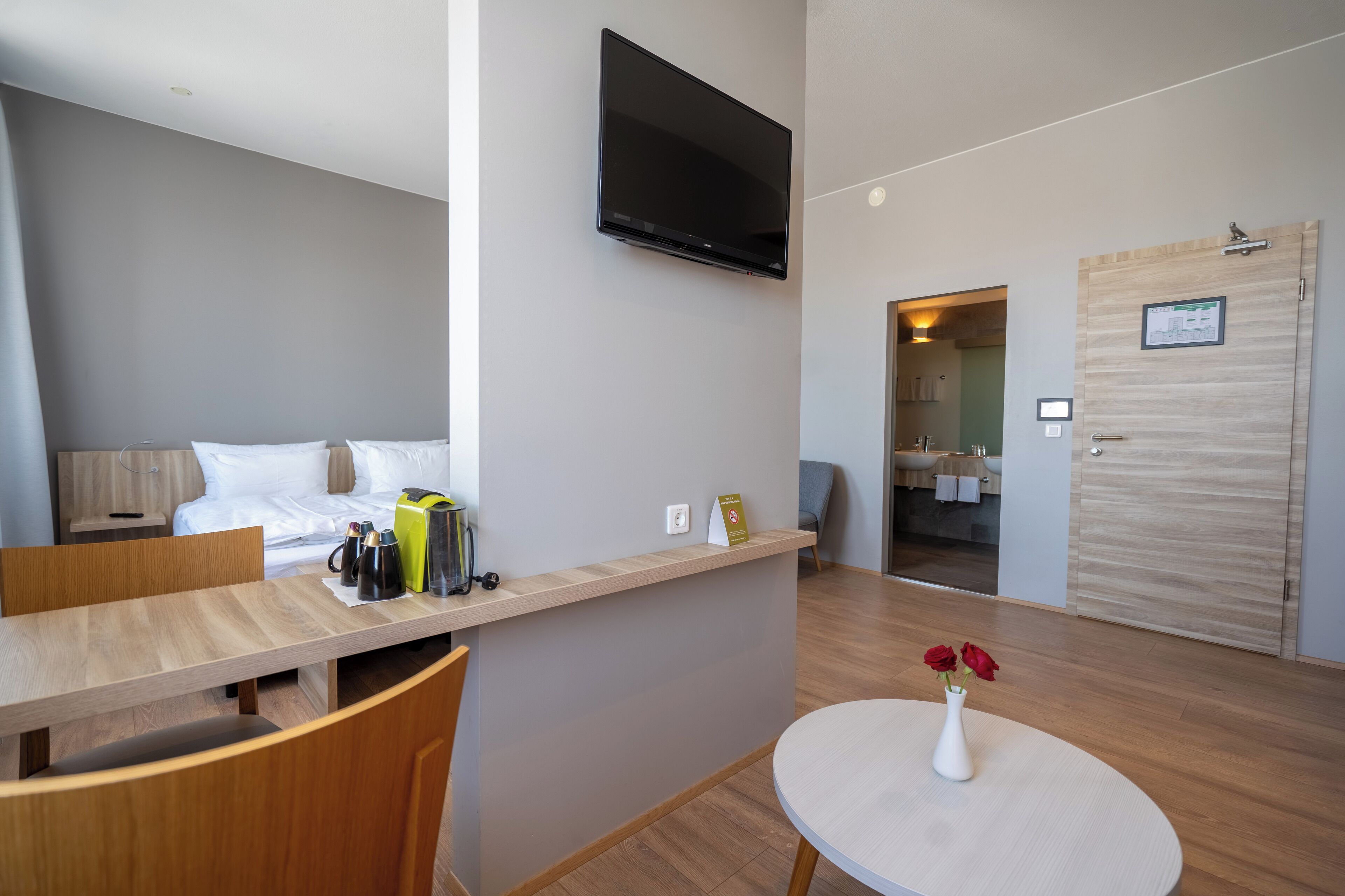 junior suite | 1 bedroom, desk, laptop workspace, blackout curtains