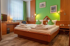 Standard Double Room | Premium bedding, desk, laptop workspace, blackout drapes - Parkhotel Neustadt (Neustadt)