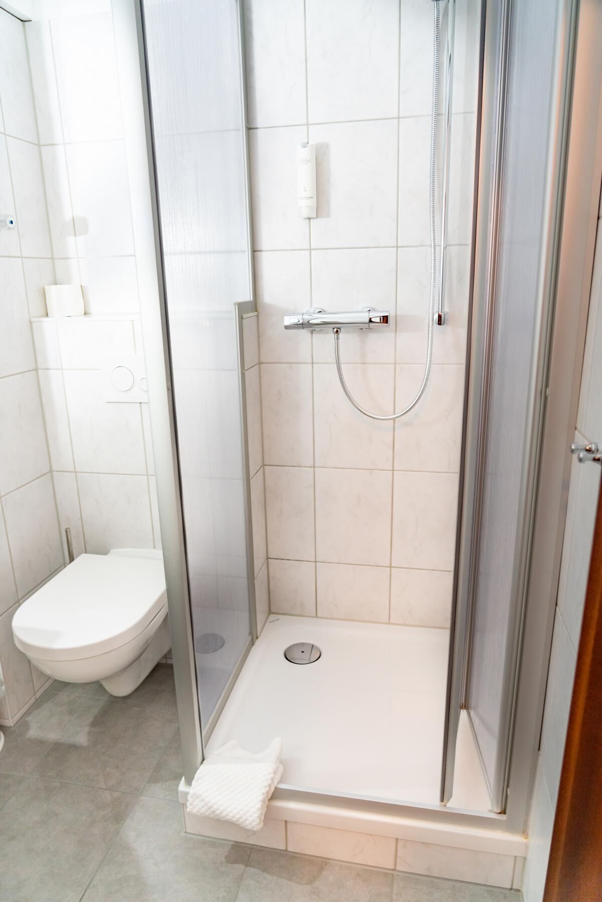 Shower, free toiletries, hair dryer, towels