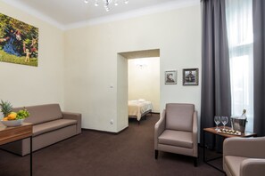 Minibar, in-room safe, iron/ironing board, free WiFi