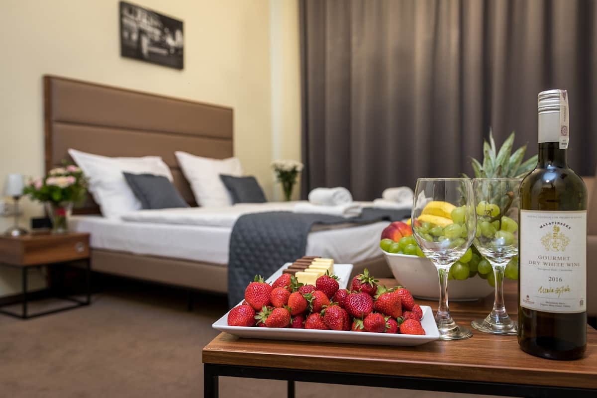 Quarto triplo | Frigobar, cofres nos quartos, ferros/tábuas de passar roupa
