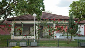 Bangalô família, 2 quartos, terraço, vista para o parque | Terraço/pátio