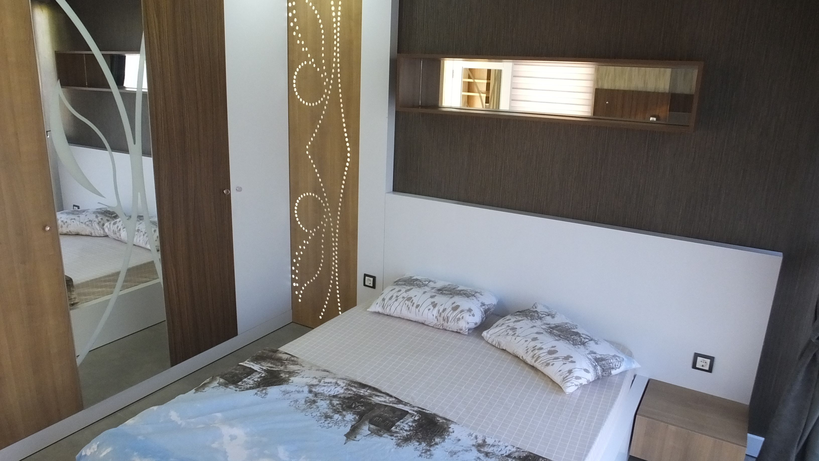 Garden Floor Apartment ,1 Bedroom | 办公桌、隔音、熨斗/熨衣板、免费婴儿床