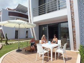 Garden Floor Apartment ,1 Bedroom | Balcony