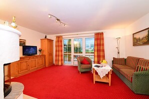 Flat-screen TV - Gästehaus Thaler (Mittelberg)