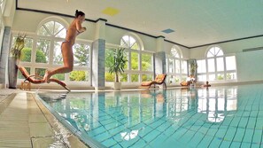 Indoor pool - Hotel Sonnengarten (Bad Woerishofen)