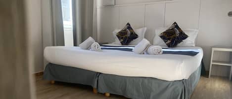 Quarto quádruplo superior | Cofres nos quartos, escrivaninha, berços (sobretaxa), Wi-Fi de cortesia