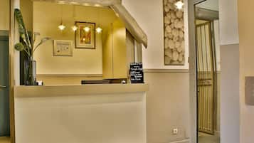 Pintu masuk interior