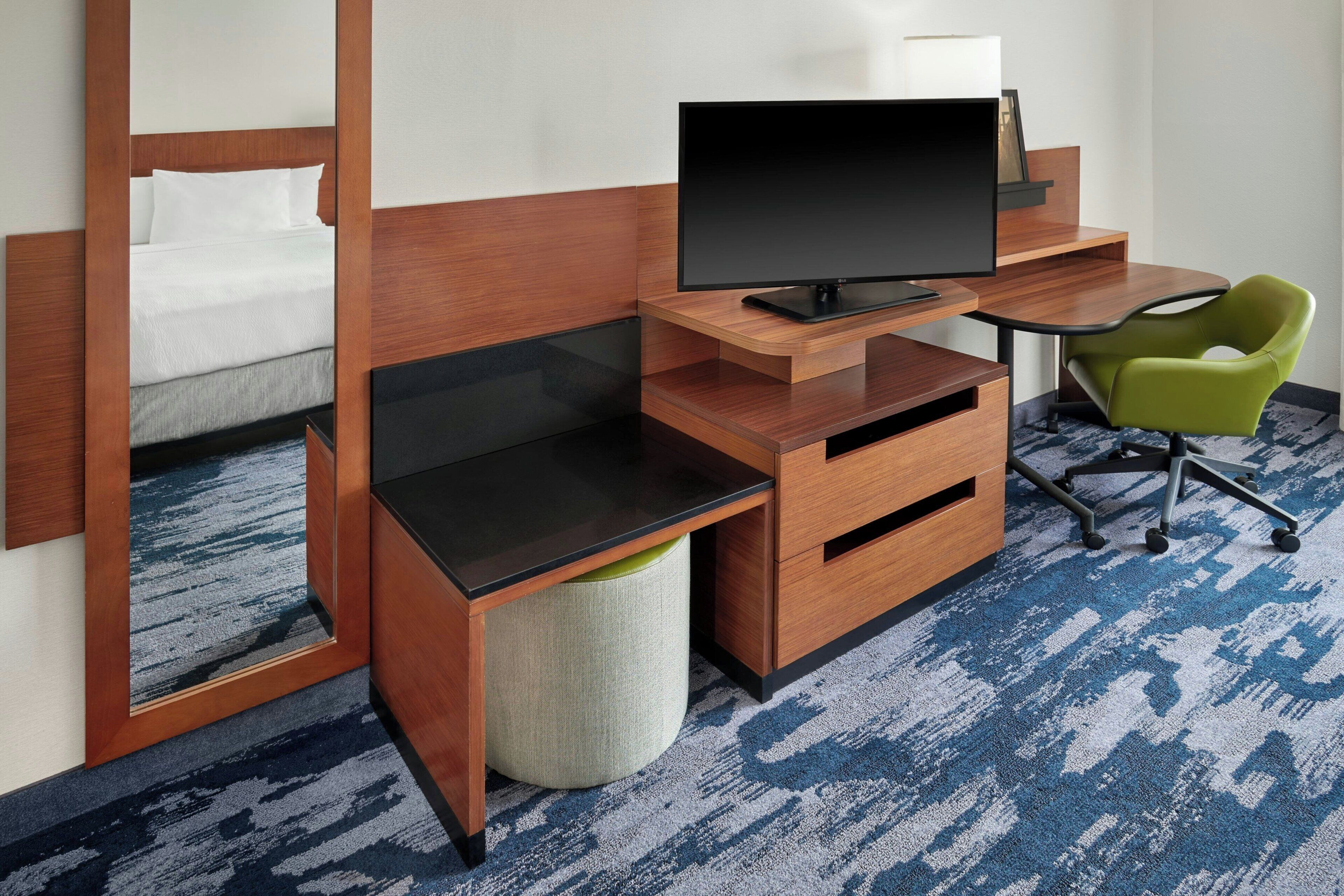 desk, laptop workspace, iron/ironing board, free wifi