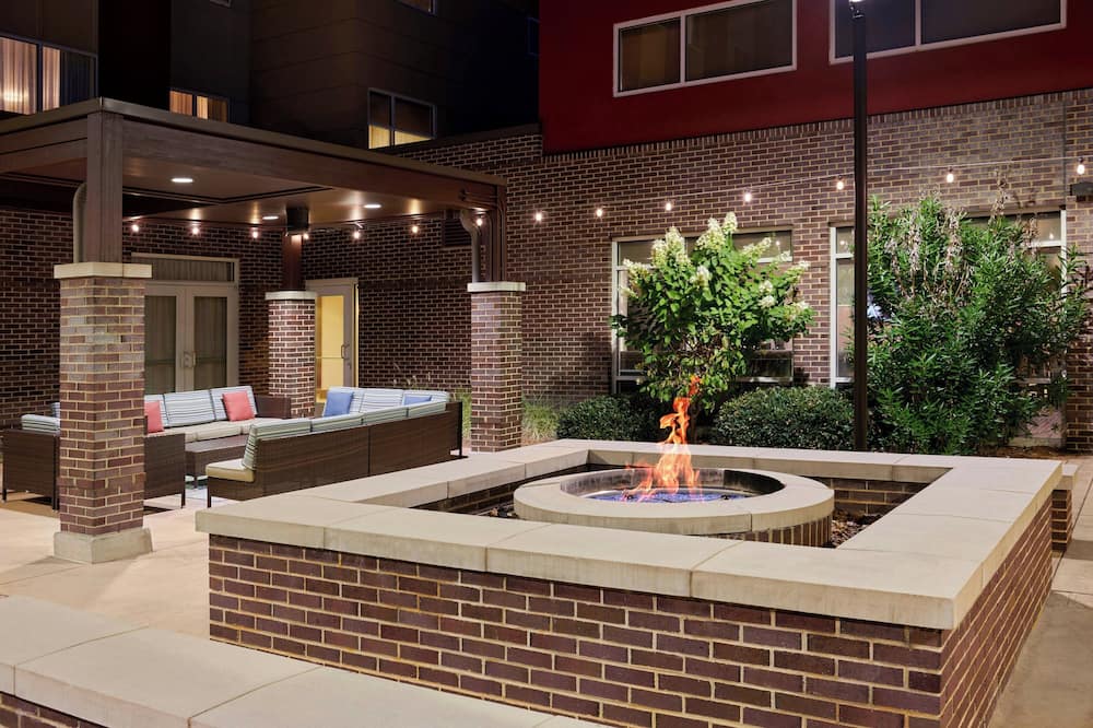 Fairfield Inn and Suites by Marriott Charlotte Airport