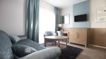 Suite | Living area | Flat-screen TV