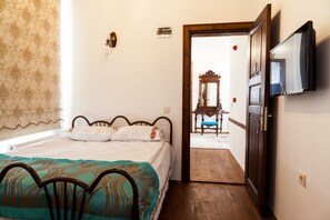 Frigobar, Wi-Fi de cortesia, roupa de cama