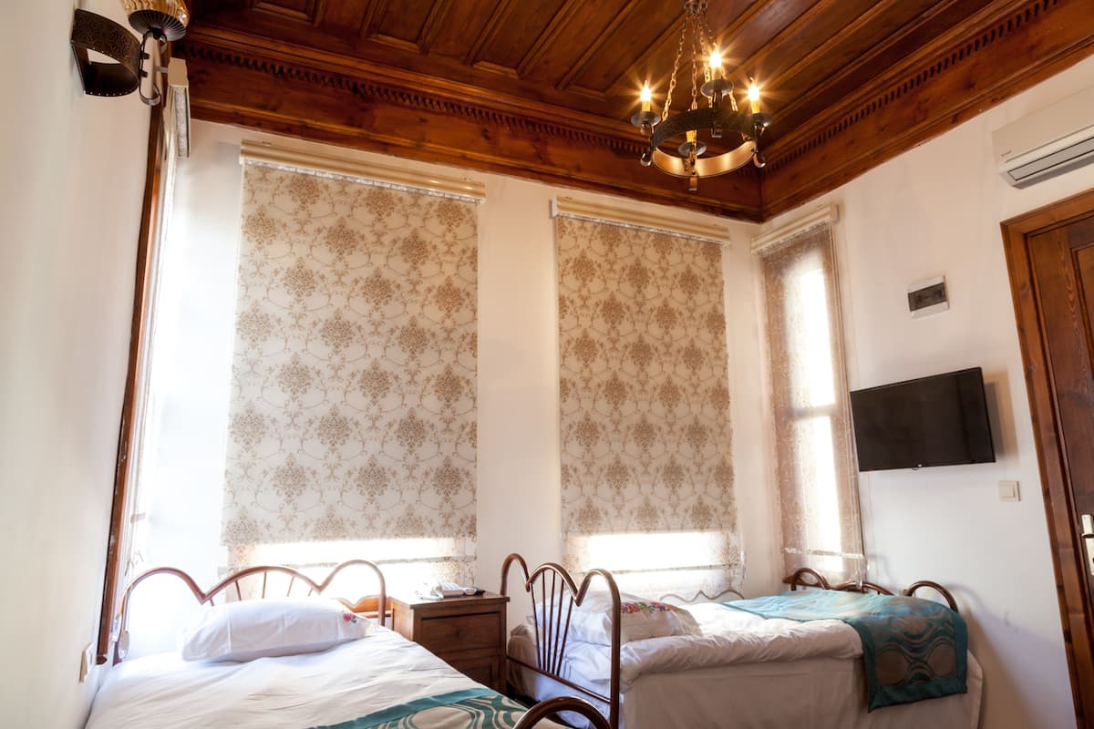 Minibar, wifi gratis, ropa de cama