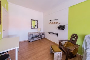 雙人房 (Chiado 41- External Private Bathroom) | 起居區