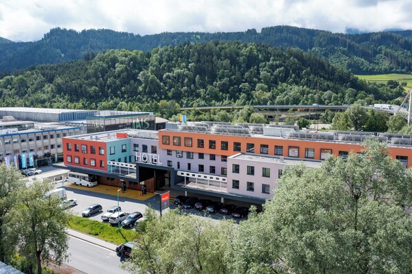 واجهة المنشأة