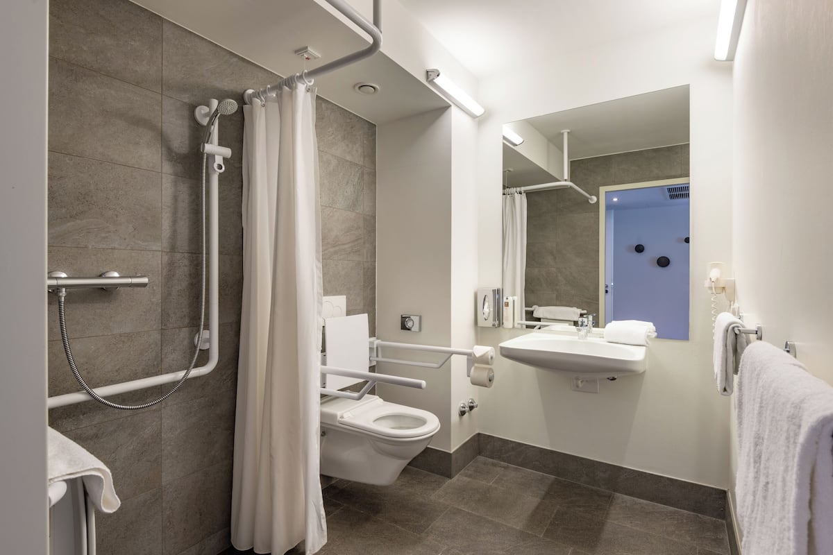 superior double or twin room, mountain view | bathroom | shower, free toiletries, hair dryer, towels