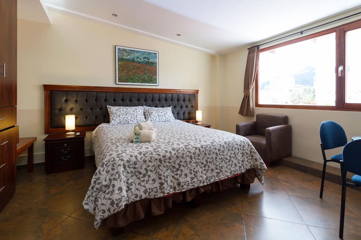 1 chambre, coffres-forts dans les chambres, bureau