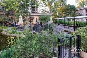 2 restaurants, Spanish cuisine