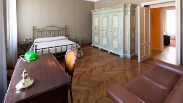 Chambre Confort | Bureau, lits bébé (gratuits), Wi-Fi gratuit