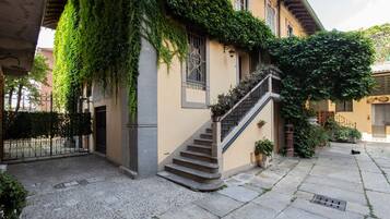 EntrĂ©e de lâhĂ©bergement