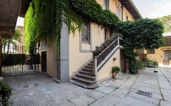 Entrée de l’hébergement