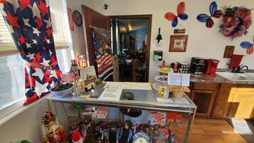 Concierge desk