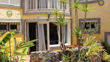 Apartment, 1 Bedroom | Front of property