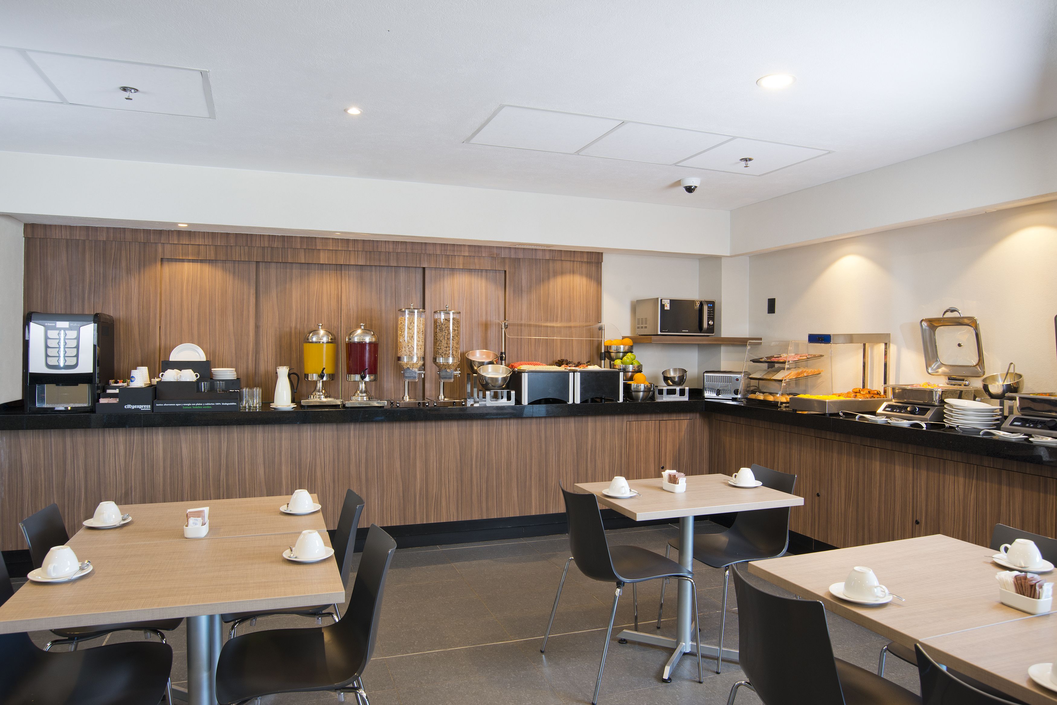 Free daily buffet breakfast