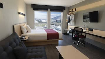 Superior-Zimmer, 1 Queen-Bett, Nichtraucher | Zimmersafe, Schreibtisch, Bügeleisen/Bügelbrett, Bettwäsche