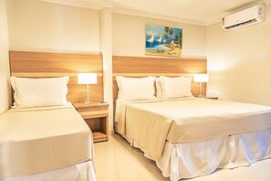 Minibar, két bảo mật tại phòng, khu vực làm việc phù hợp cho laptop 