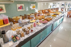 Free daily full breakfast