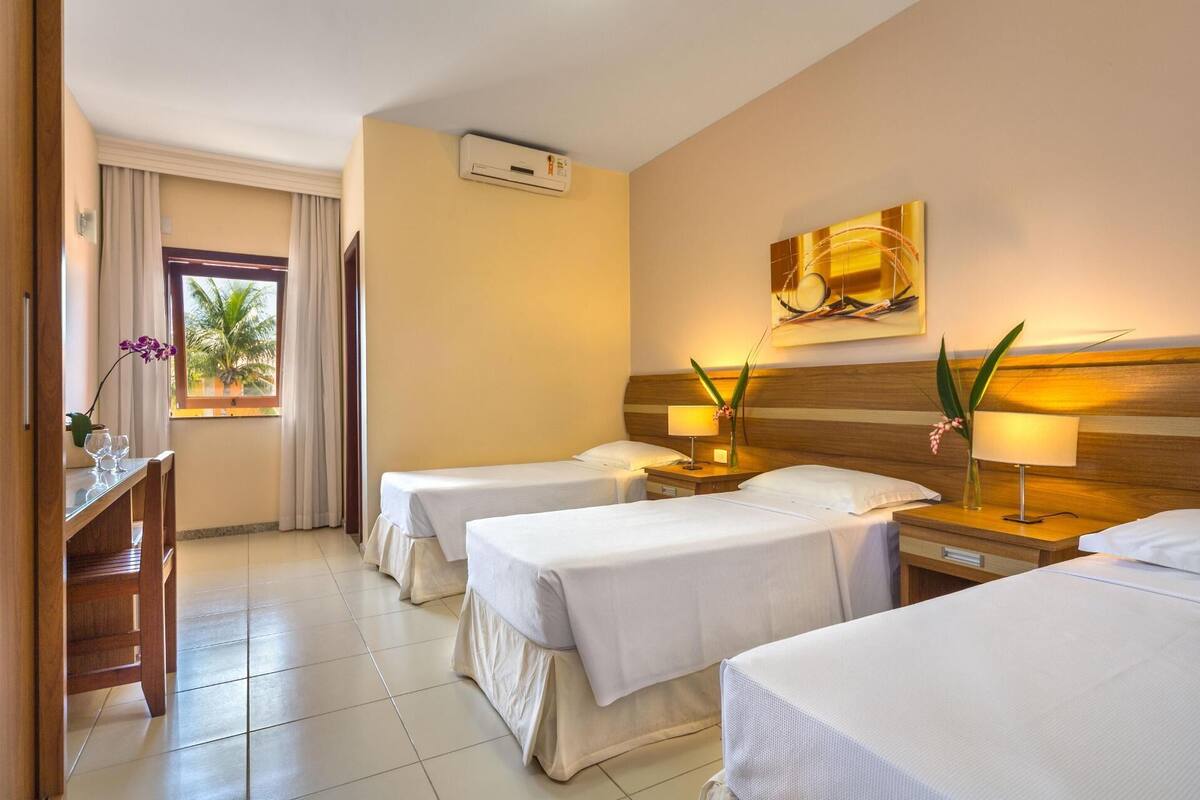 Minibar, in-room safe, laptop workspace, blackout curtains
