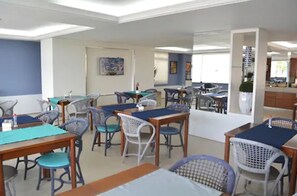 Free daily buffet breakfast - Hotel Kennedy (Sao Jose)