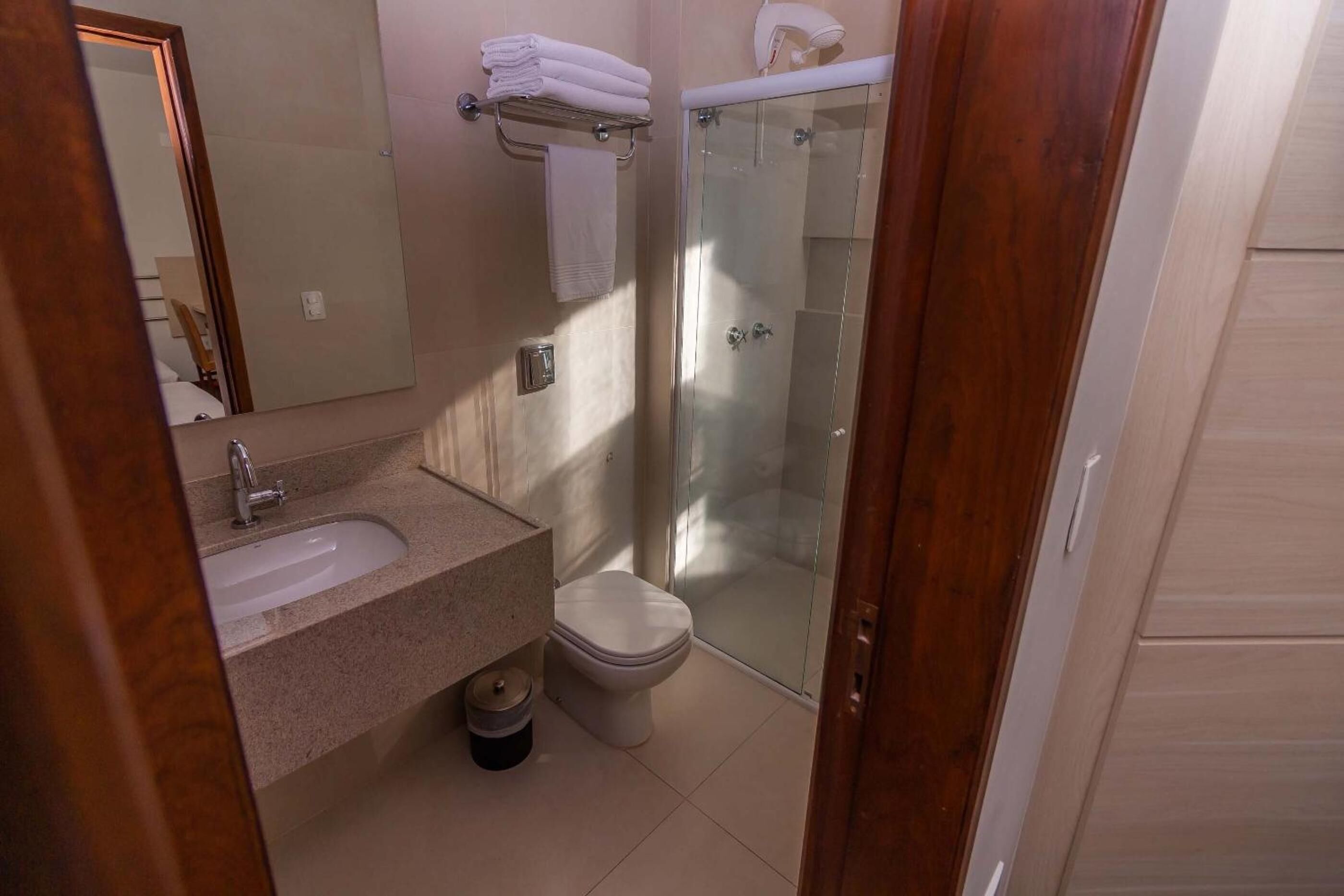 shower, free toiletries, towels