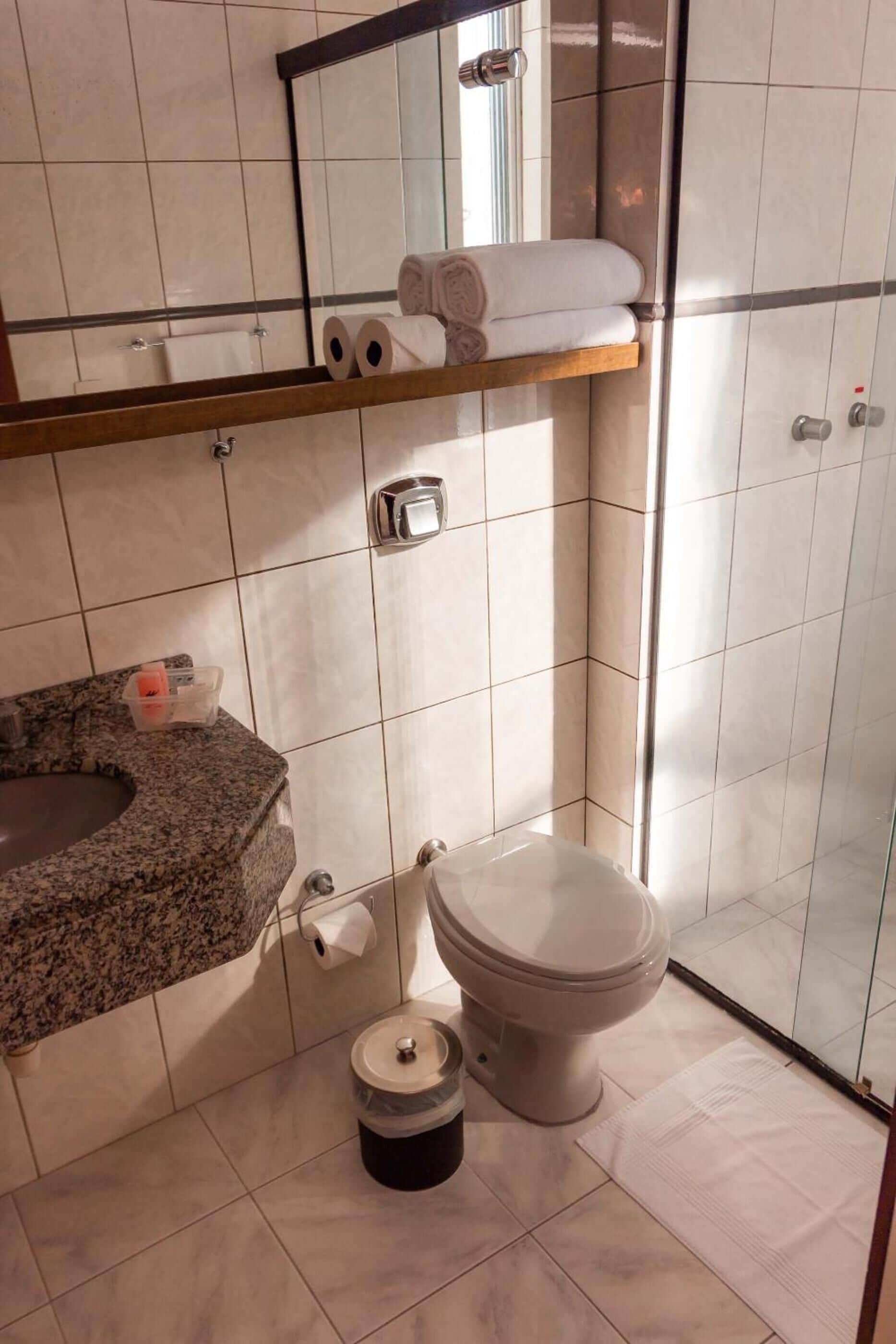 shower, free toiletries, towels