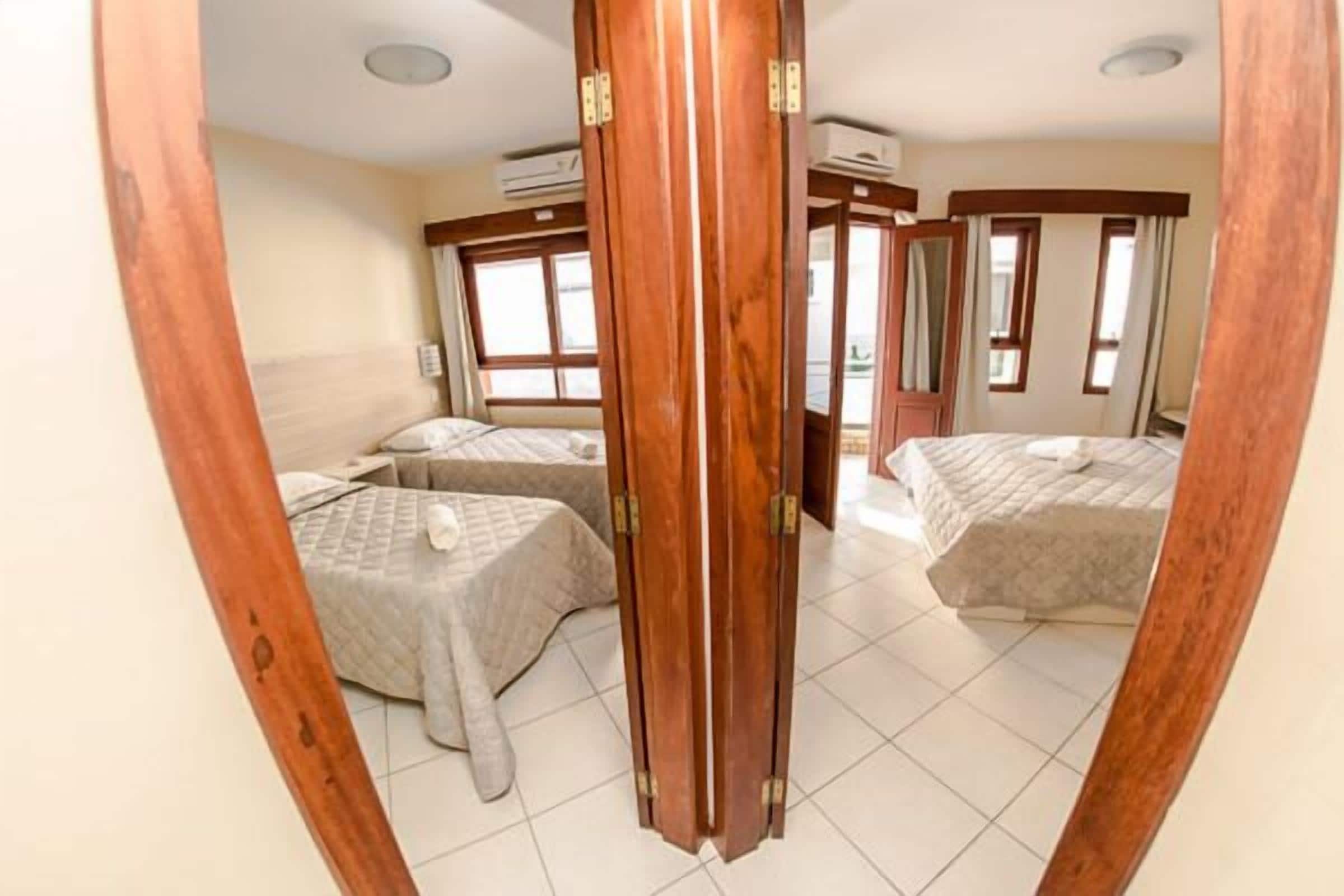 Duplex, 2 quartos (Solteiro) | Cofres nos quartos, escrivaninha, cortinas blackout, berços (sobretaxa)